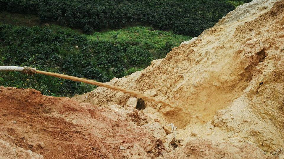 [LIVE] Nạn nhân sập hầm kể những ngày 'sống trong sợ hãi' ảnh 39