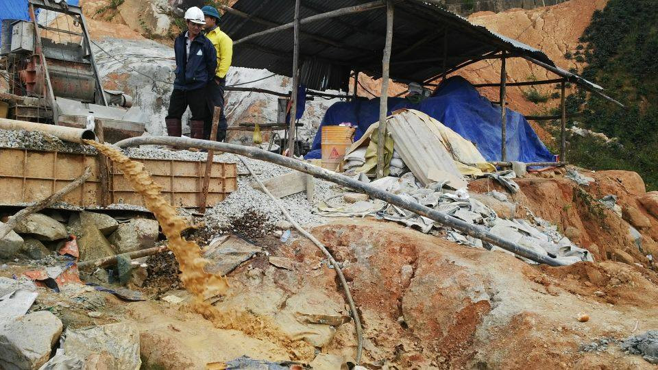 [LIVE] Nạn nhân sập hầm kể những ngày 'sống trong sợ hãi' ảnh 38