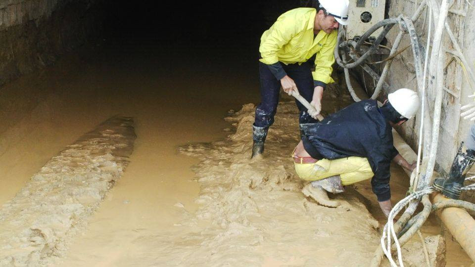 [LIVE] Nạn nhân sập hầm kể những ngày 'sống trong sợ hãi' ảnh 36