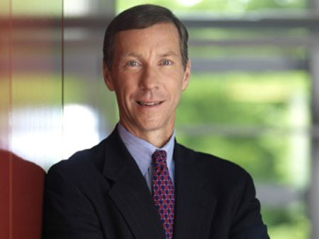 Chức vụ: Chủ tịch kiêm CEO quỹ tương hỗ Vanguard