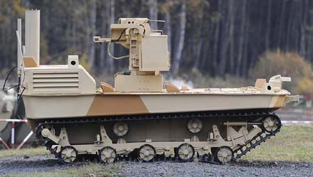 Robot chiến đấu được trang bị súng máy Kord
