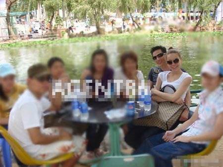 Sau khi chia tay Đức Trí, Hồ Ngọc Hà được cho là có khoảng thời gian ngắn trên mức tình bạn với bạn trai của Nguyễn Cao Kỳ Duyên