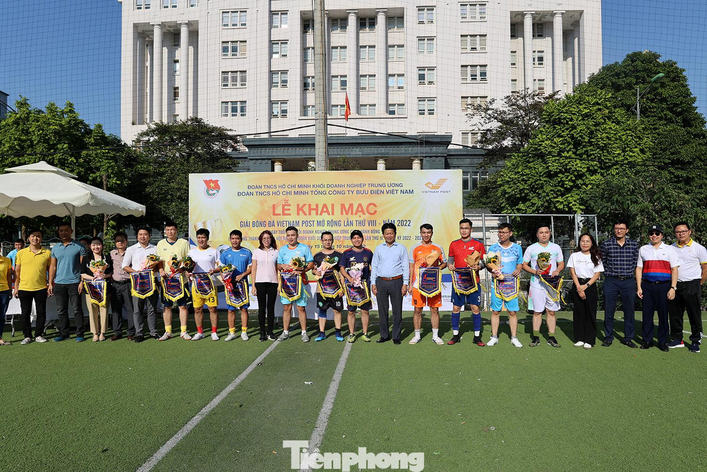 Các đội bóng là các đơn vị trong và ngoài ngành Bưu điện gồm: đội bóng đá Cơ quan TCT Bưu điện Việt Nam, Công ty Vận chuyển và Kho vận Bưu điện, Công ty Phát hành báo chí TW, Tổng công ty chuyển phát nhanh EMS, Công ty Logistics Bưu điện, Công ty Dịch vụ số Bưu điện, Bưu điện TP Hà Nội, Bộ Thông tin và Truyền thông, Công ty Vinatti, Ngân hàng Vietcombank CN Thăng Long, Chi đoàn Cơ quan Đảng ủy Khối Doanh nghiệp TW và Trung tâm dữ liệu quốc gia về dân cư.