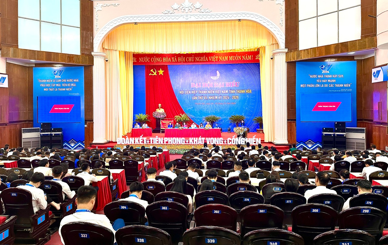 Toàn cảnh phiên làm việc thứ nhất Toàn cảnh phiên làm việc thứ nhất