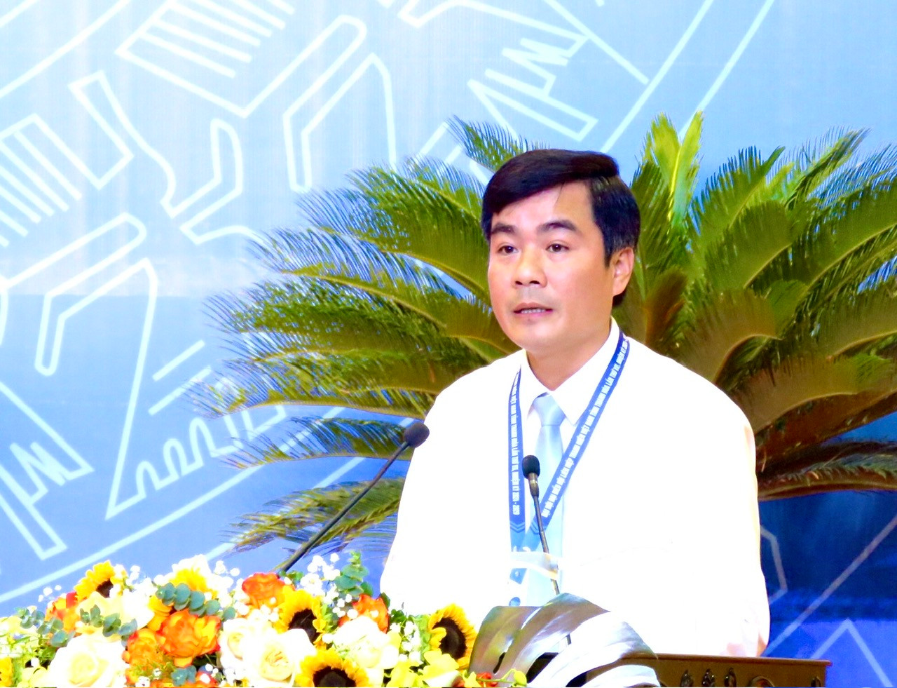 Anh Lê Văn Châu - Bí thư Tỉnh Đoàn, Chủ tịch Hội LHTN Việt Nam tỉnh Thanh Hóa khóa VI, nhiệm kỳ 2019-2024 tái cử Chủ tịch Hội LHTN Việt Nam tỉnh Thanh Hóa khóa VII, nhiệm kỳ 2024-2029. Anh Lê Văn Châu - Bí thư Tỉnh Đoàn, Chủ tịch Hội LHTN Việt Nam tỉnh Thanh Hóa khóa VI, nhiệm kỳ 2019-2024 tái cử Chủ tịch Hội LHTN Việt Nam tỉnh Thanh Hóa khóa VII, nhiệm kỳ 2024-2029.