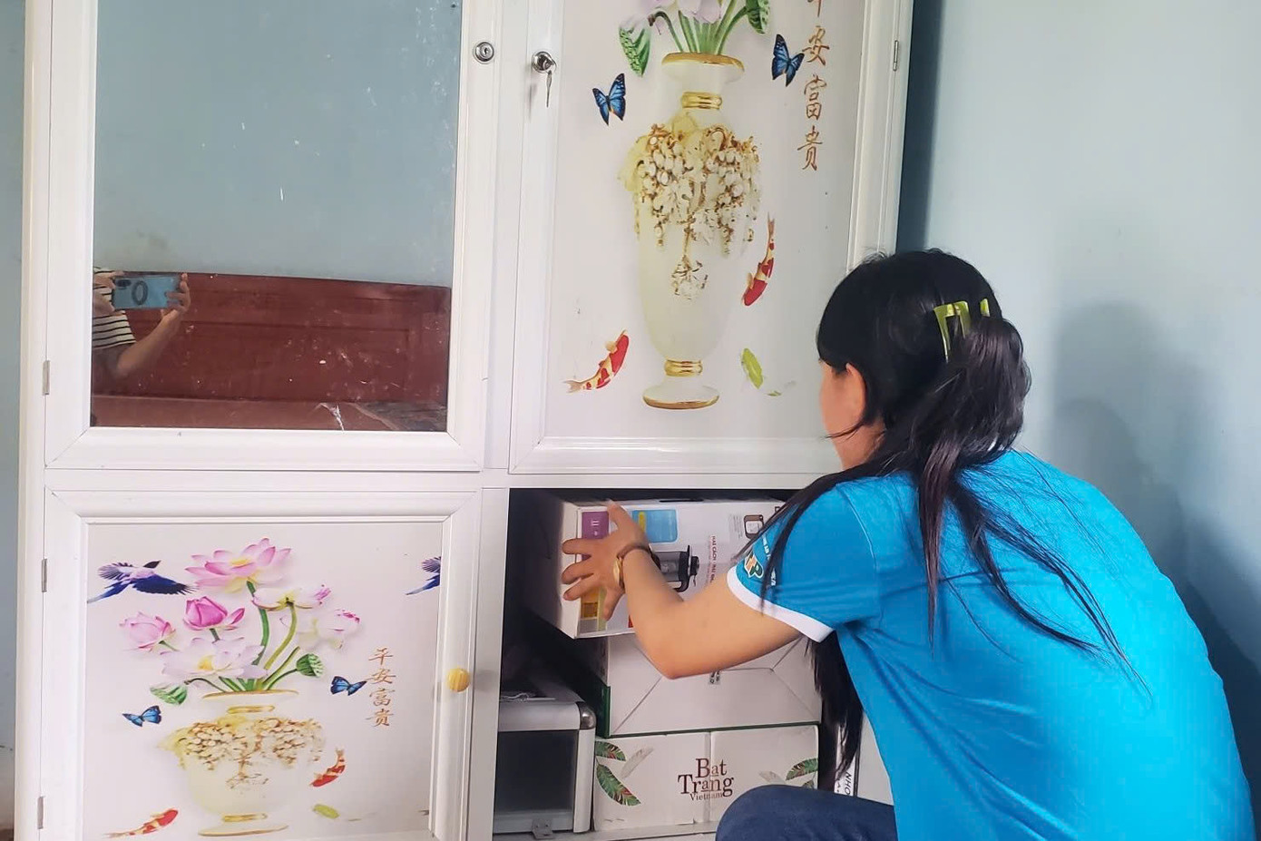 Đồ dùng thiết bị ở ngôi nhà tạm lánh chưa được sử dụng sau gần 2 năm Đồ dùng thiết bị ở ngôi nhà tạm lánh chưa được sử dụng sau gần 2 năm