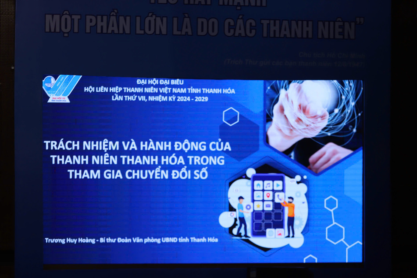 Phần trình bày tham luận của anh Trương Huy Hoàng tại đại hội