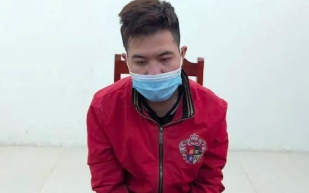 Vi Văn Dằn tại cơ quan công an.