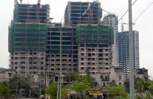 Chung cư VP3 Linh Đàm cũng là một trong những dự án giảm giá 'sốc" với mức giảm 10 triệu đồng/m2, từ 32 triệu đồng về 22 triệu đồng, song chưa được giới đầu tư đánh giá cao như dự án Đại Thanh. Chung cư VP3 Linh Đàm cũng là một trong những dự án giảm giá 'sốc