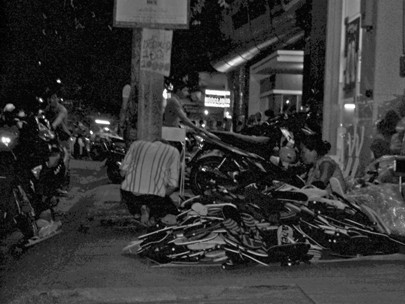 Một khách sạn chuyên có dịch vụ môi giới mại dâm trên đường Cách Mạng Tháng Tám. Một khách sạn chuyên có dịch vụ môi giới mại dâm trên đường Cách Mạng Tháng Tám