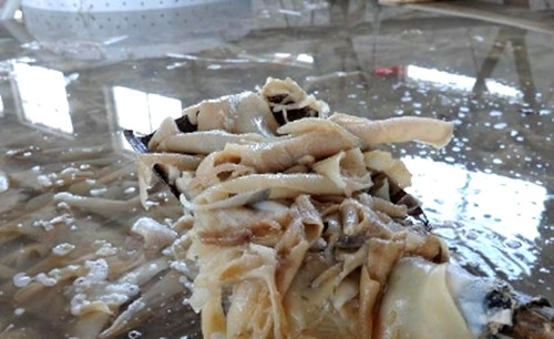 Da lợn thối là nguyên liệu làm gelatin, thành phần chính món chè khúc bạch ở Trung Quốc