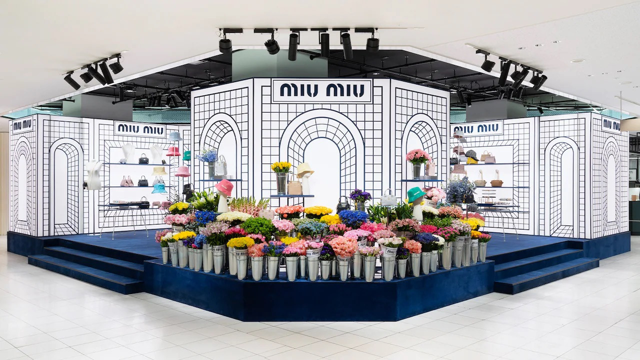 Miu Miu pop-up store có tên Secret Garden.