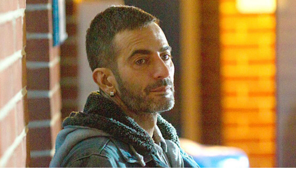 Marc Jacobs đảm nhận vai Harvey, một gã ma cô điều hành một phòng chat tệ nạn, hoàn toàn trái ngược với con người thật của nhà thiết kế lừng lẫy này.