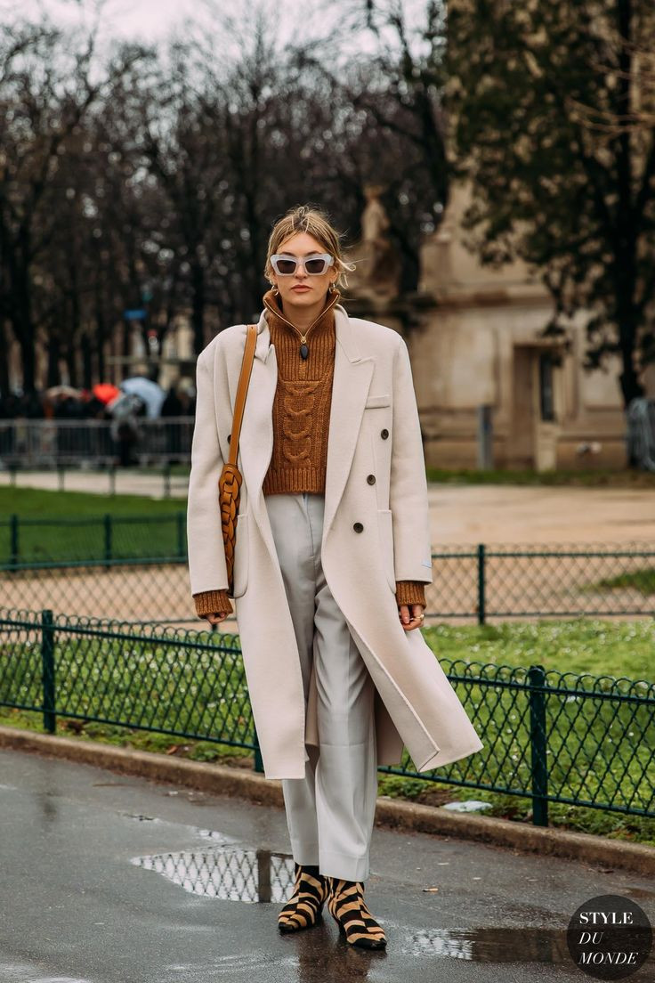 Một tủ quần áo nhiều đồ xịn sẽ giá trị hơn là một tủ quần áo chạy theo xu hướng. Một tủ quần áo nhiều đồ xịn sẽ giá trị hơn là một tủ quần áo chạy theo xu hướng.