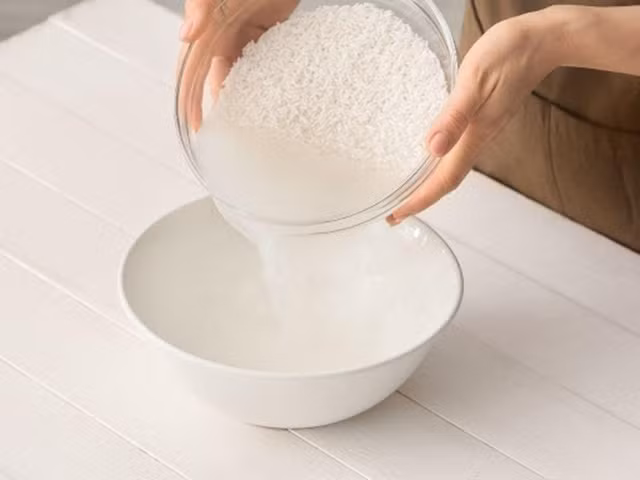 Nước gạo là một thành phần chăm sóc da phổ biến của phụ nữ châu Á.