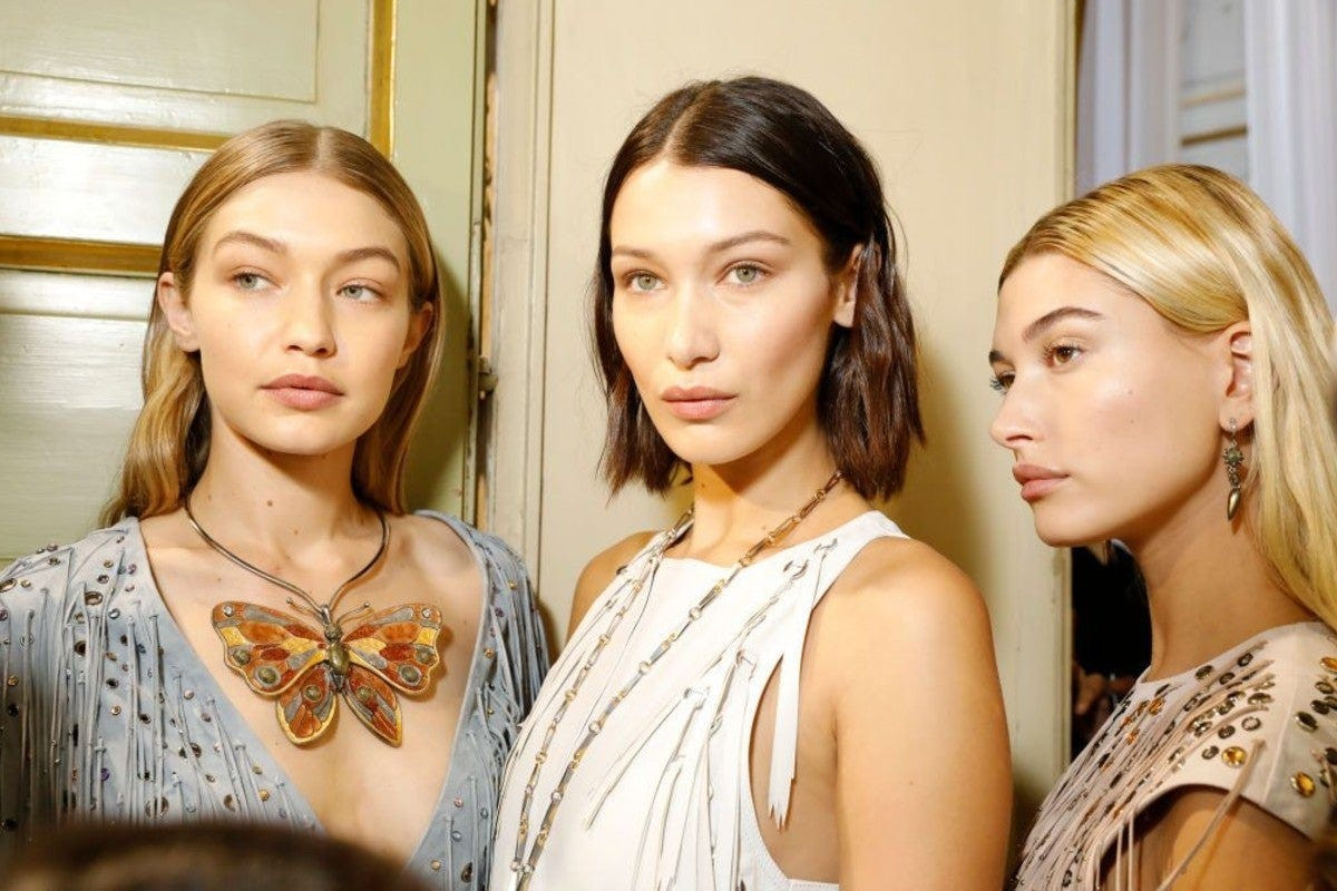 Người có nhan sắc xinh đẹp thường có cuộc sống nhẹ nhàng hơn. Người có nhan sắc xinh đẹp thường có cuộc sống nhẹ nhàng hơn.