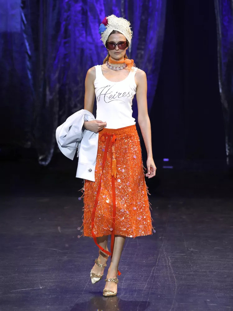 Pha trộn giữa thoải mái và xa hoa là một trải nghiệm ăn mặc mà không tín đồ thời trang nào muốn bỏ qua. Pha trộn giữa thoải mái và xa hoa là một trải nghiệm ăn mặc mà không tín đồ thời trang nào muốn bỏ qua.