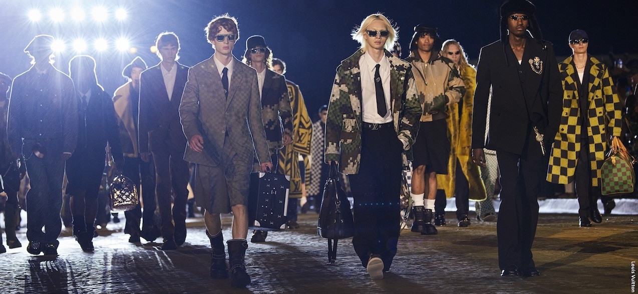 Cách các thương hiệu đổ lỗi cho các nhà thiết kế và GĐST đã gây chia rẽ trong giới thời trang.