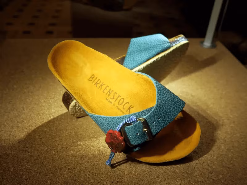 Birkenstock có một khoảnh khắc trong bộ phim “Barbie” khiến dân tình càng thêm phát sốt.