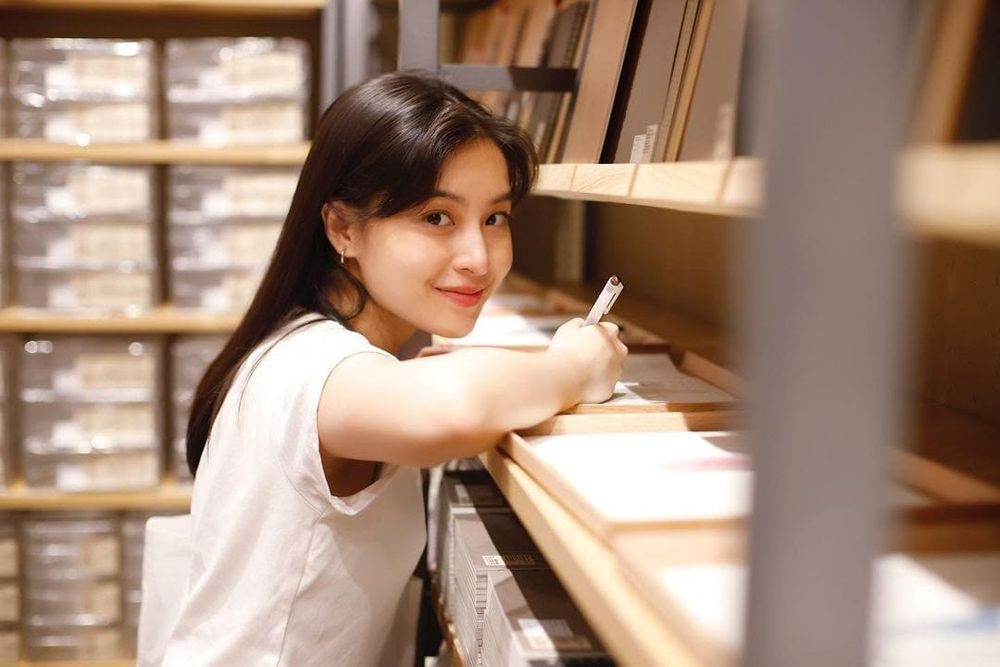 Ai cũng phải có những phấn đấu trong khả năng của mình, đặc quyền riêng cho nhan sắc chỉ là một điểm cộng rất nhỏ. Ai cũng phải có những phấn đấu trong khả năng của mình, đặc quyền riêng cho nhan sắc chỉ là một điểm cộng rất nhỏ.