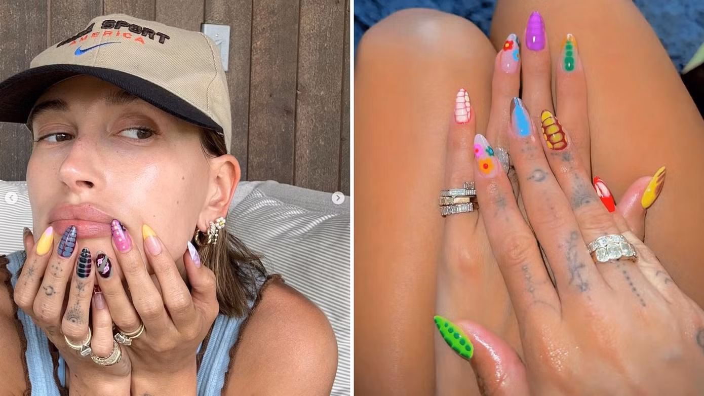 Với màu sắc sặc sỡ và chi tiết trang trí vui tươi, abstract nails sẽ khiến diện mạo của bạn trông đỡ buồn tẻ hơn.