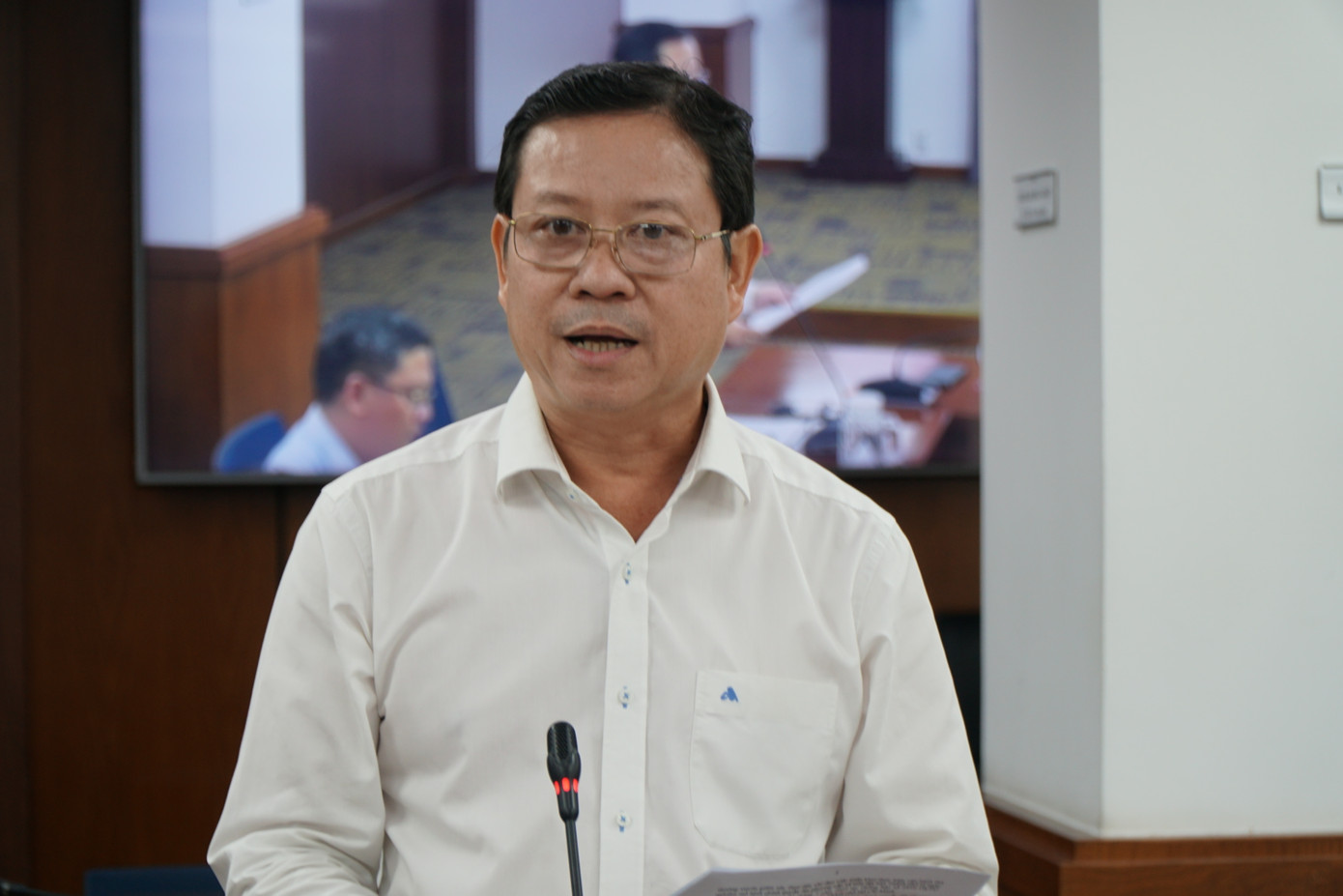 Ông Nguyễn Hoàng Hưng, Trưởng phòng Xây dựng chính quyền và công tác thanh niên, Sở Nội vụ TPHCM thông tin tại họp báo. Ảnh: Anh Nhàn