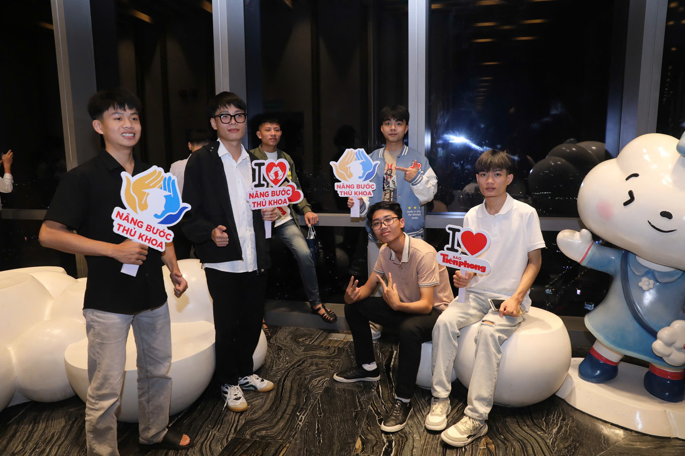 Đây là tòa nhà cao nhất Việt Nam, cao thứ hai Đông Nam Á, là điểm đến yêu thích của nhiều du khách khi đặt chân tới TPHCM.