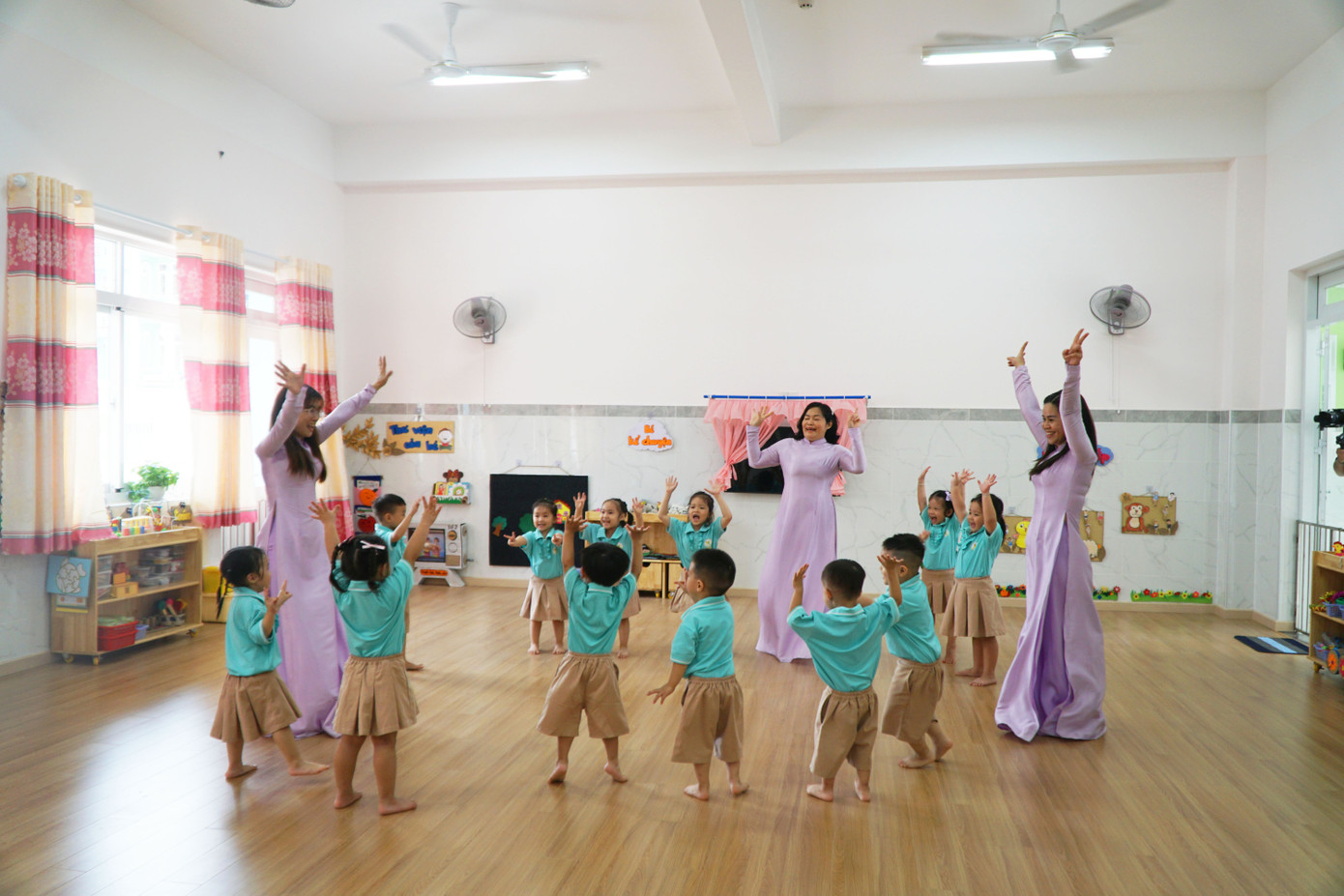 Năm học tới, trường dự kiến tuyển khoảng 240 trẻ từ 13 tháng đến dưới 6 tuổi và có thể nhận thêm nếu nhu cầu phụ huynh tăng.