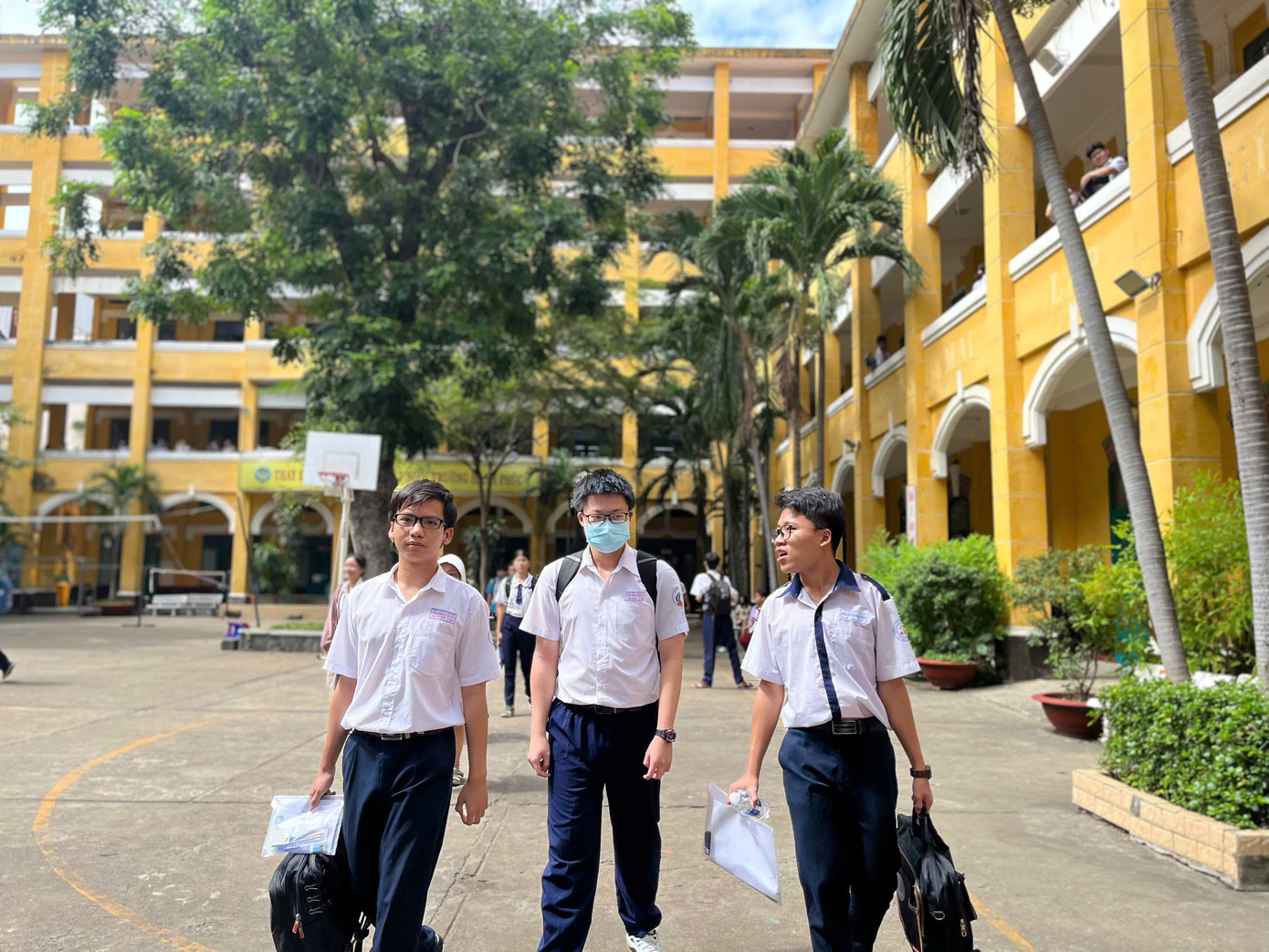 Thí sinh tham dự kỳ thi học sinh giỏi TPHCM tại điểm thi THPT Trưng Vương. Ảnh: Anh Nhàn Thí sinh tham dự kỳ thi học sinh giỏi TPHCM tại điểm thi THPT Trưng Vương. Ảnh: Anh Nhàn