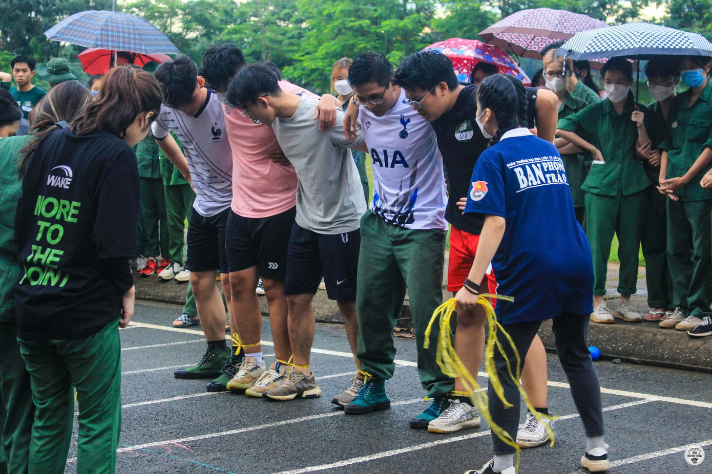 Sinh viên Trường ĐH Luật TPHCM trong giờ học quân sự. Ảnh: Nhà trường cung cấp Sinh viên Trường ĐH Luật TPHCM trong giờ học quân sự. Ảnh: Nhà trường cung cấp