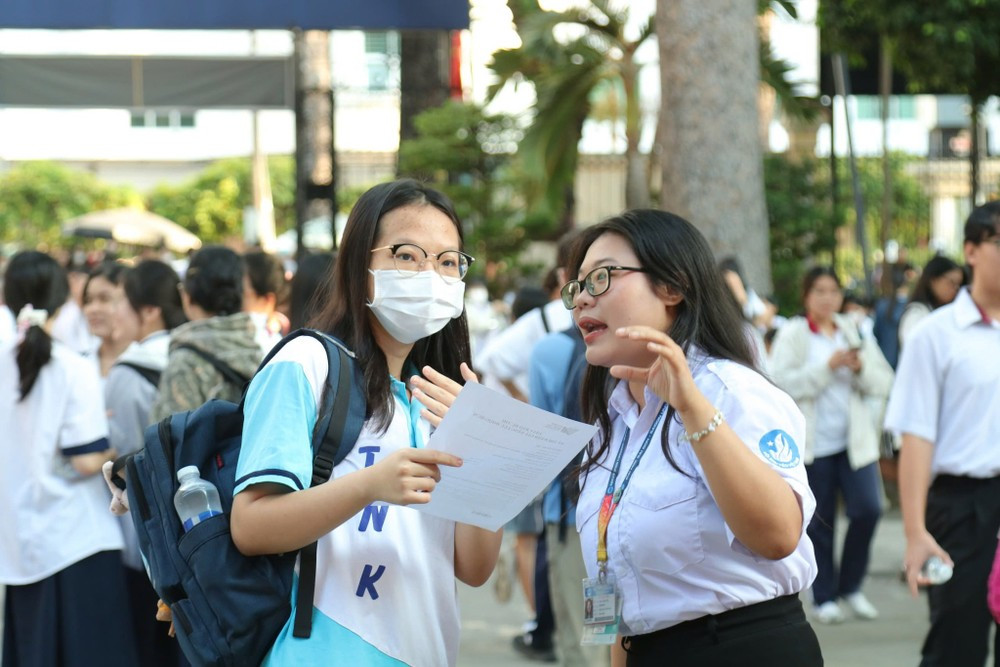 Thí sinh thi Đánh giá năng lực đợt 1 tại điểm thi Trường ĐH Sài Gòn, ngày 30/3. Thí sinh thi Đánh giá năng lực đợt 1 tại điểm thi Trường ĐH Sài Gòn, ngày 30/3.