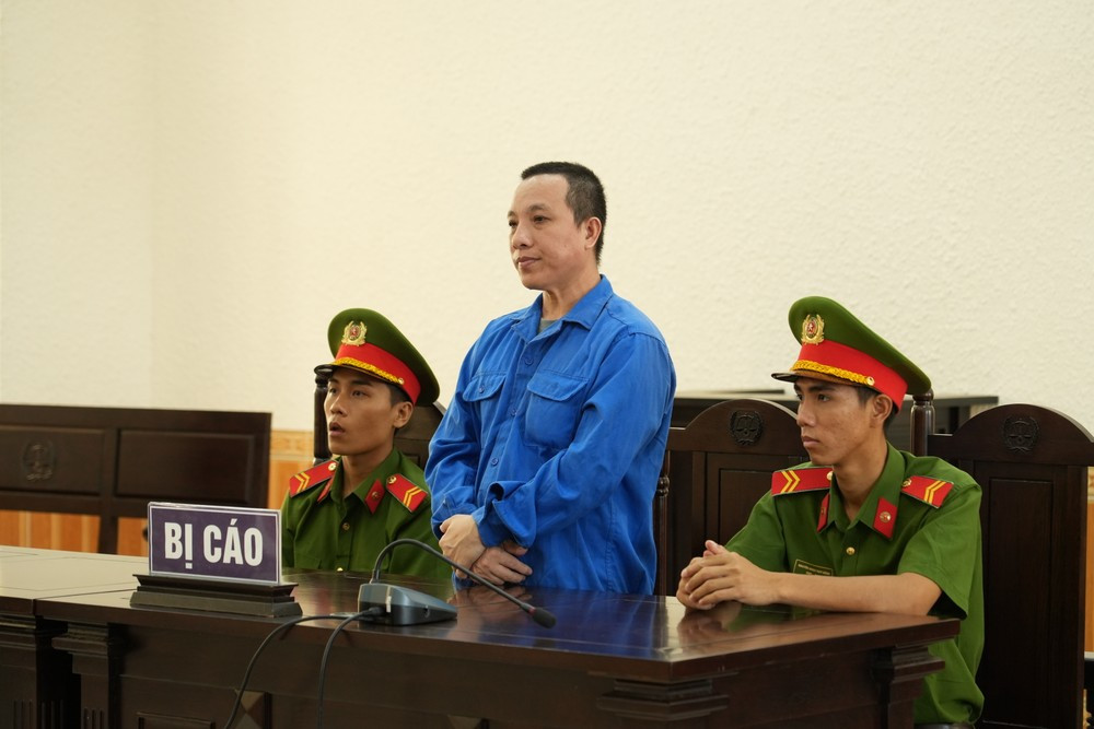 Bị cáo Lê Hoàng Trung tại phiên tòa Bị cáo Lê Hoàng Trung tại phiên tòa