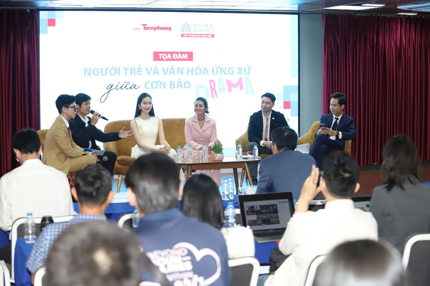 TƯỜNG THUẬT TỌA ĐÀM: NGƯỜI TRẺ VÀ VĂN HÓA ỨNG XỬ GIỮA CƠN BÃO DRAMA ảnh 24 TƯỜNG THUẬT TỌA ĐÀM: NGƯỜI TRẺ VÀ VĂN HÓA ỨNG XỬ GIỮA CƠN BÃO DRAMA ảnh 24