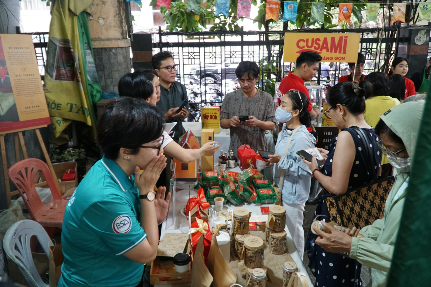 Theo ban tổ chức, mục tiêu của chương trình nhằm kết nối các nhà sản xuất nông đặc sản theo quy trình an toàn với thị trường. Phiên chợ diễn ra từ 23/1 đến 26/1 (tức 24-27 tháng Chạp).