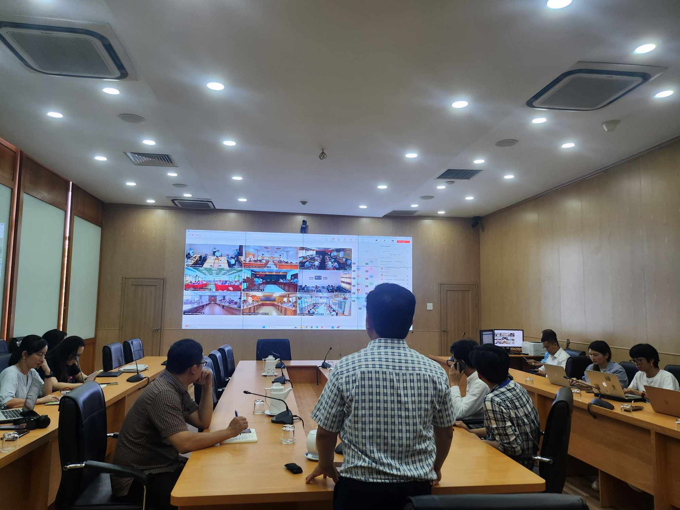 Sở GD&amp;ĐT TPHCM tập huấn trực tuyến triển khai phần mềm quản lý dạy thêm, học thêm. Ảnh: N.Q.