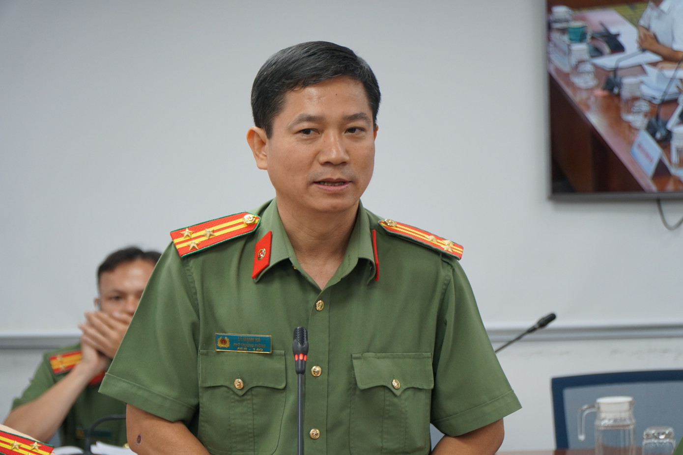 Thượng tá Lê Mạnh Hà - Phó trưởng Phòng Tham mưu Công an TPHCM - trả lời báo chí chiều 6/3. Ảnh: Anh Nhàn. Thượng tá Lê Mạnh Hà - Phó trưởng Phòng Tham mưu Công an TPHCM - trả lời báo chí chiều 6/3. Ảnh: Anh Nhàn.