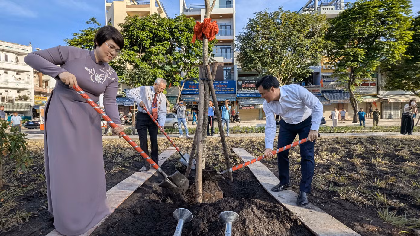 Tuyến kênh "hồi sinh" đem đến niềm vui lớn cho người dân ở khu vực.