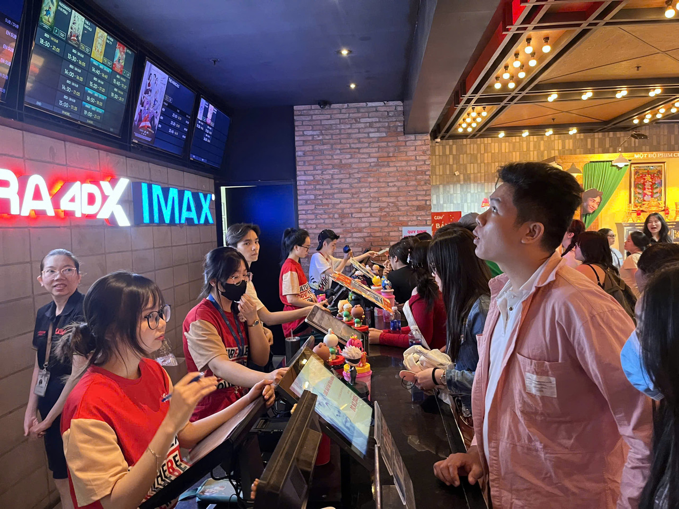 Mùa Tết là thời điểm được trông chờ của giới làm phim, các cụm rạp, đặc biệt là sau quãng thời gian dài nhiều tác phẩm điện ảnh nội địa có doanh thu không mấy khả quan.