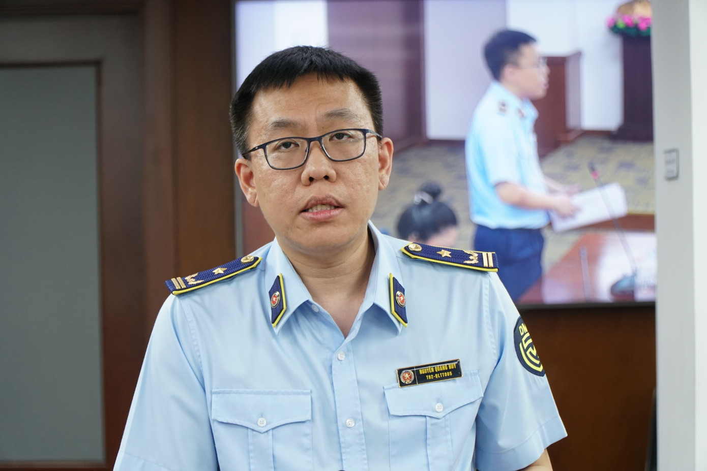 Ông Nguyễn Quang Huy – Phó Chi cục trưởng Chi cục Quản lý thị trường TPHCM, trả lời tại họp báo. Ảnh: Anh Nhàn Ông Nguyễn Quang Huy – Phó Chi cục trưởng Chi cục Quản lý thị trường TPHCM, trả lời tại họp báo. Ảnh: Anh Nhàn