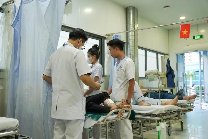 Khoa cấp cứu Bệnh viện Thống Nhất đã tiếp nhận một bệnh nhân bị đột tử khi đang chơi pickleball. Ảnh: Bệnh viện cung cấp Khoa cấp cứu Bệnh viện Thống Nhất đã tiếp nhận một bệnh nhân bị đột tử khi đang chơi pickleball. Ảnh: Bệnh viện cung cấp