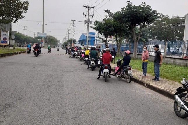 Công nhân Long An ngừng việc tập thể