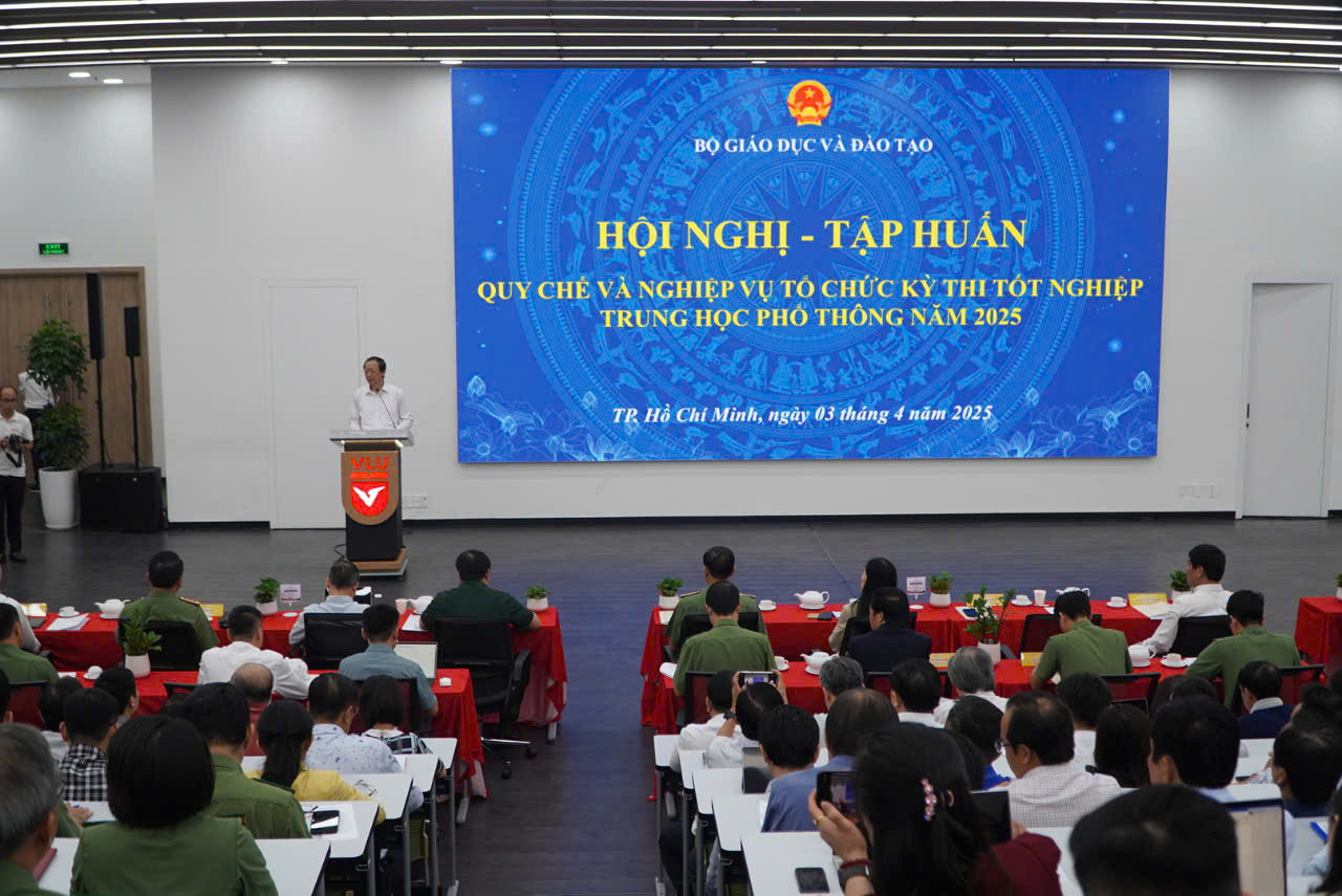 Toàn cảnh hội nghị tập huấn Quy chế và nghiệp vụ tổ chức kỳ thi tốt nghiệp THPT năm 2025. Ảnh: C.P. Toàn cảnh hội nghị tập huấn Quy chế và nghiệp vụ tổ chức kỳ thi tốt nghiệp THPT năm 2025. Ảnh: C.P.