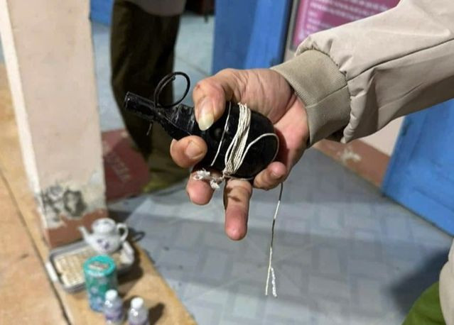 Quả lựu đạn giả mà Phạm Đức Tiến mang đến nhà người yêu cũ.