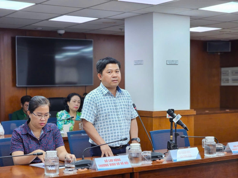 Ông Hồ Tấn Minh, Chánh Văn phòng Sở GD&ĐT TPHCM. Ảnh: Nhàn Lê Ông Hồ Tấn Minh, Chánh Văn phòng Sở GD&ĐT TPHCM. Ảnh: Nhàn Lê