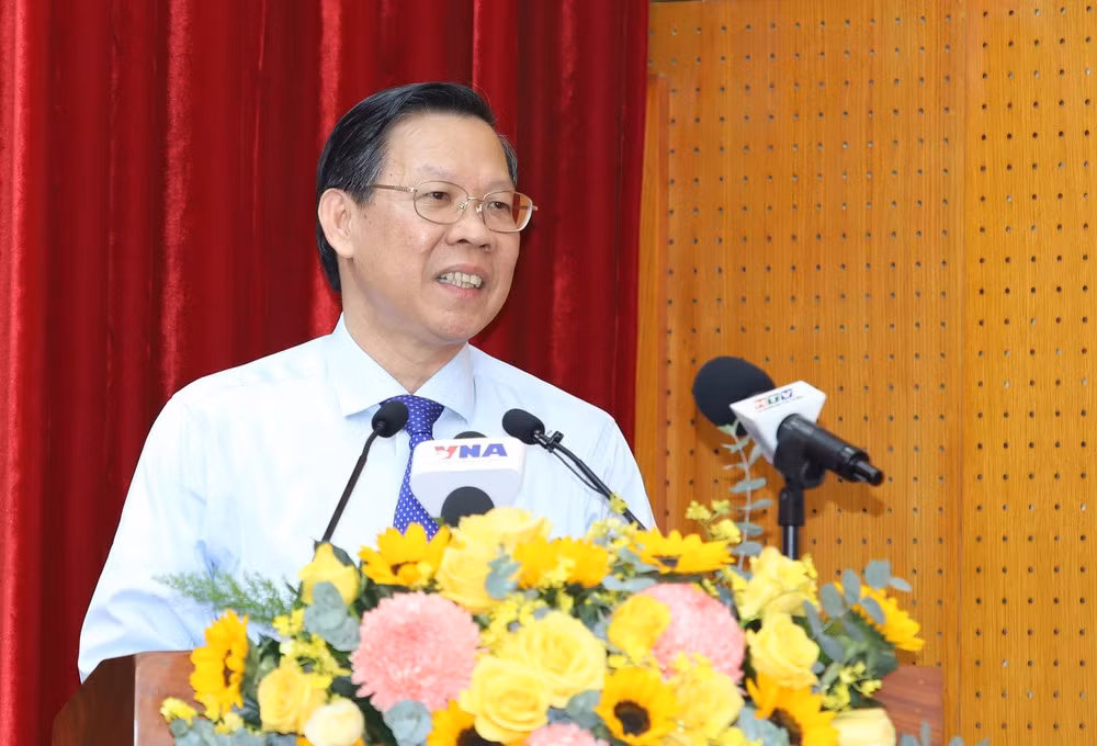 Ông Phan Văn Mãi nói lời cám ơn và chia tay TPHCM. Ảnh: Ngô Tùng.