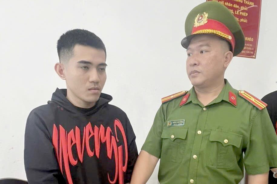 Hồ Ngọc Tuấn tại cơ quan công an. Ảnh: Công an TPHCM. Hồ Ngọc Tuấn tại cơ quan công an. Ảnh: Công an TPHCM.