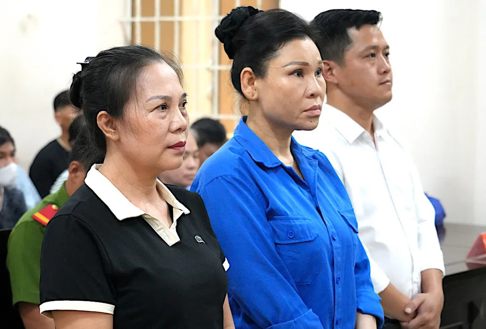 Bị cáo Lâm Thị Thu Trà (áo xanh) bị tuyên phạt 14 năm 6 tháng tù. Ảnh: Báo Bà Rịa - Vũng Tàu. Bị cáo Lâm Thị Thu Trà (áo xanh) bị tuyên phạt 14 năm 6 tháng tù. Ảnh: Báo Bà Rịa - Vũng Tàu.