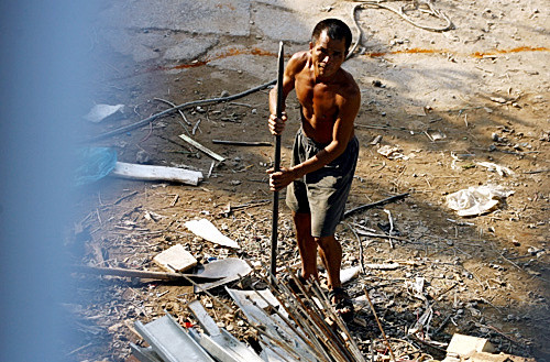  Nhiều người nhảy dù xuống khu vực này để sinh sống. Thậm chí đưa cả vợ con xuống để tiện cho sinh hoạt