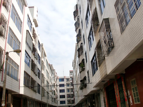  Một chung cư ở Lình Coóng (Quảng Đông), nơi các chủ chứa giam giữ các cô gái Việt