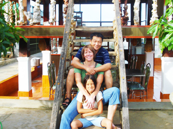 Cả nhà thương nhau. Cả nhà thương nhau